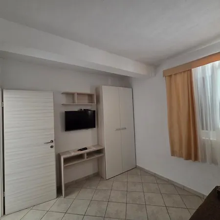 Apartment Dora, With A Beautiful View Of The Bay, Near The Sea And Center Vrboska
