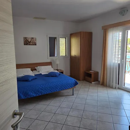 Apartment Dora, With A Beautiful View Of The Bay, Near The Sea And Center